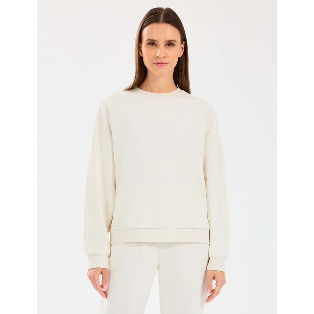 Skechers W Essential Crew Neck S242109-102 Sweatshirt Kadın Sweatshirt
