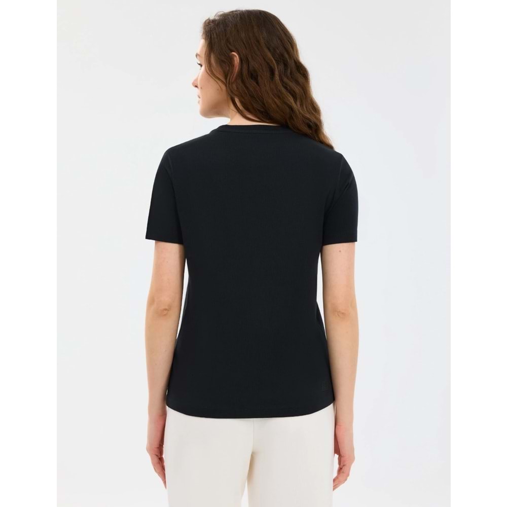 Skechers S2510029-3817 W Essential Crewneck T-Shirt Kadın Tişört