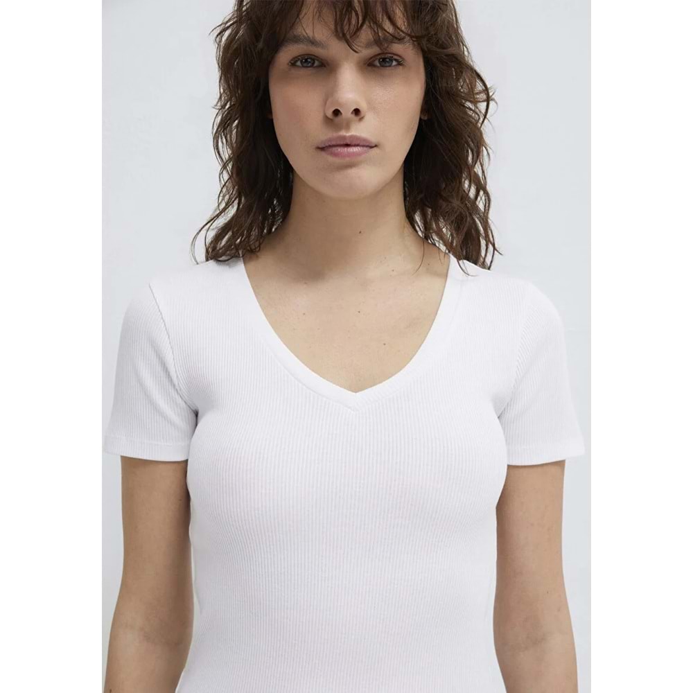 Mavi M1601040-620 Mavi V Yaka Basic T-Shirt Kadın Tişört