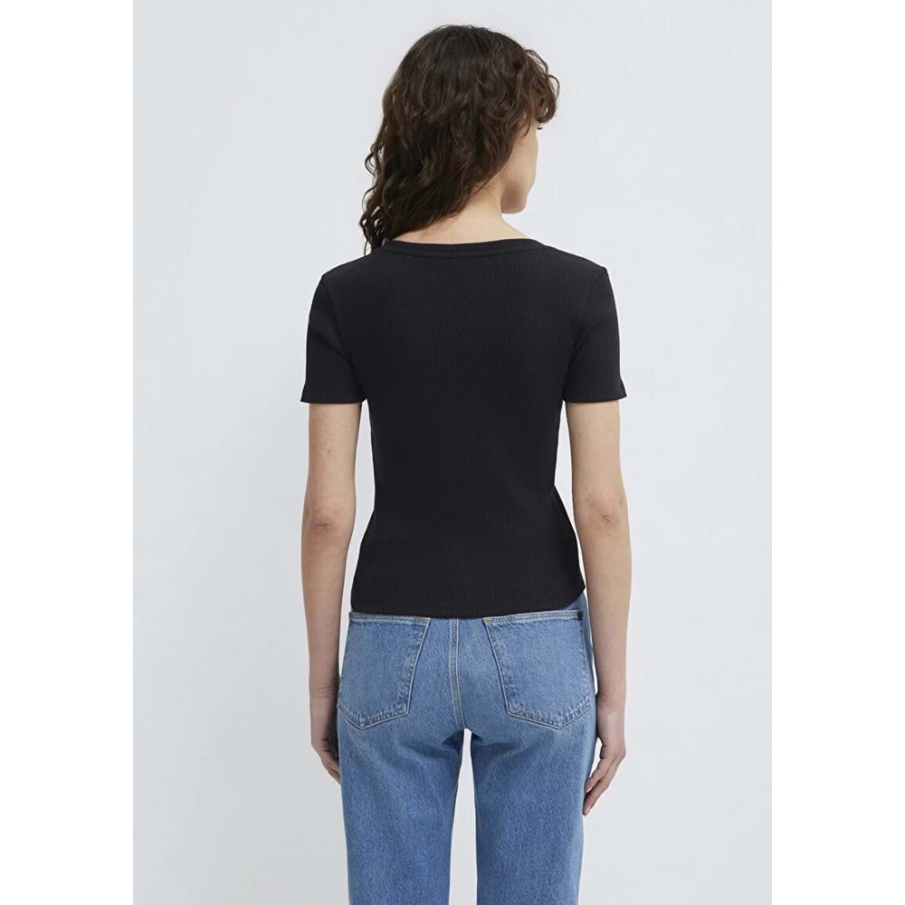Mavi M1601040-900 Mavi V Yaka Basic T-Shirt Kadın Tişört