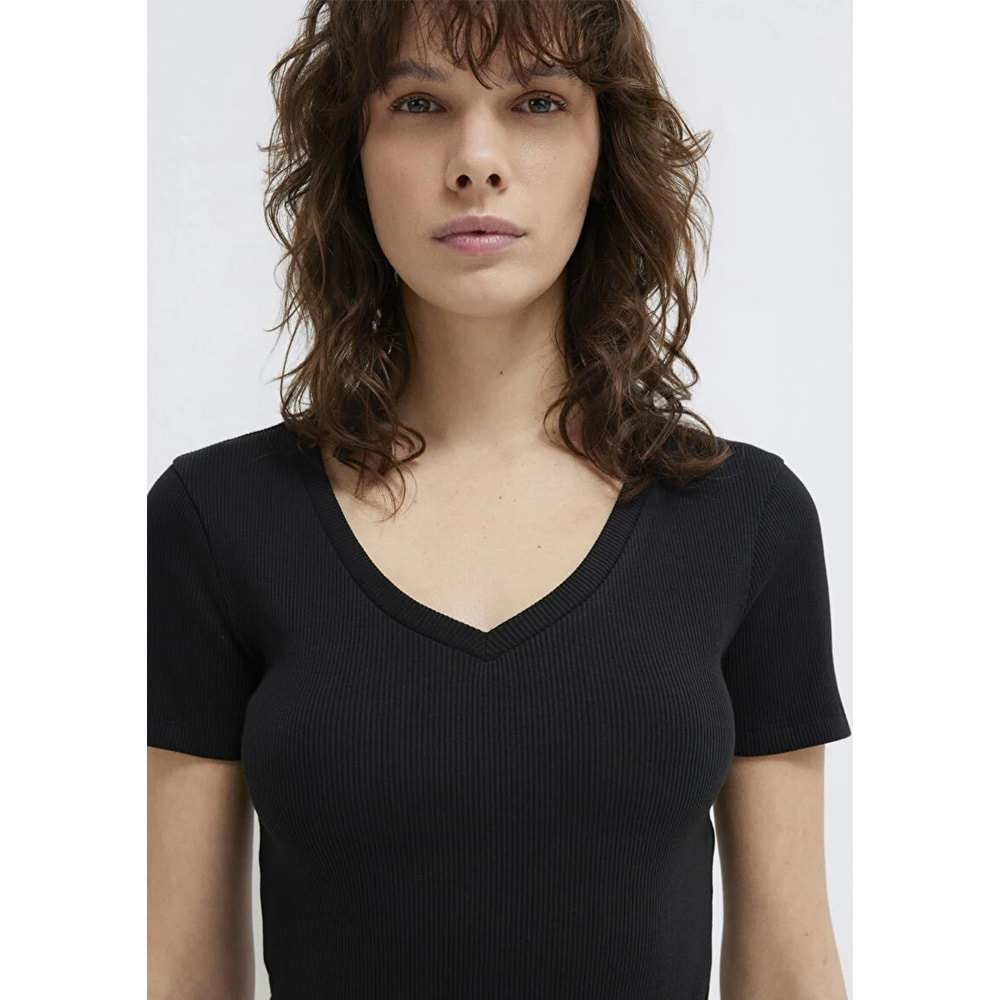 Mavi M1601040-900 Mavi V Yaka Basic T-Shirt Kadın Tişört