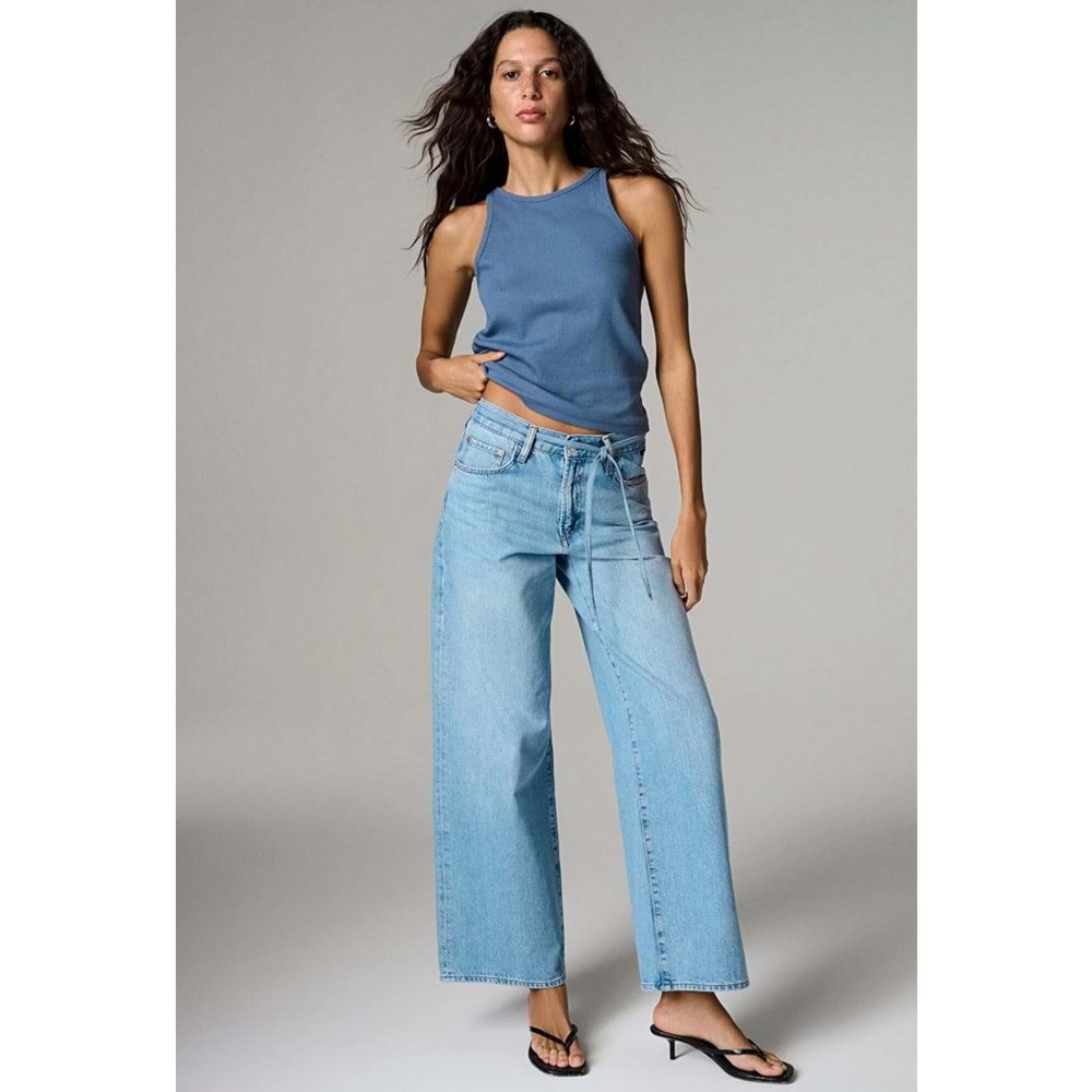Mavi M1012626-A4176 Wendy Bol Kesim Düz Paça Jean Kadın Kot Pantolon