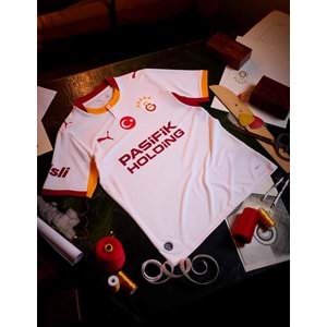 Galatasaray S.K. Beyaz Forma 26/27 Alternatif Forma 5 Yıldızlı Erkek Forma