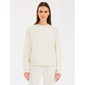 Skechers W Essential Crew Neck S242109-102 Sweatshirt Kadın Sweatshirt