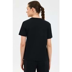 Skechers S2610049-3817 W Regular Fit Graphic T-Shirt Kadın Tişört
