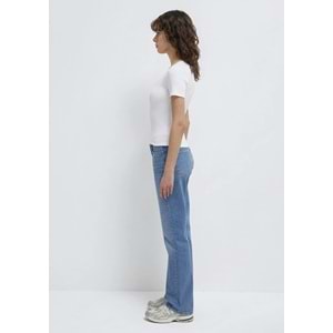 Mavi M1601040-620 Mavi V Yaka Basic T-Shirt Kadın Tişört