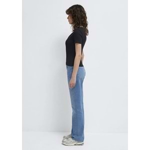Mavi M1601040-900 Mavi V Yaka Basic T-Shirt Kadın Tişört