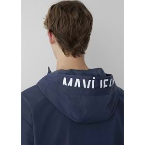 Mavi M0110641-86623 Mavi Su İtici Kapüşonlu Erkek Mont