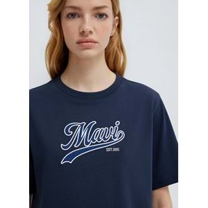 Mavi M1613565-82318 Mavi Logo Nakışlı T-Shirt Kadın Tişört