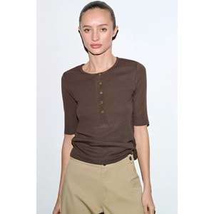 Mavi M1613852-71603 Düğme Detaylı T-Shirt Kadın Tişört