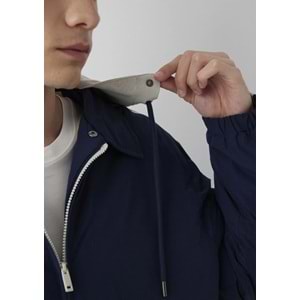 Mavi M0110623-70497 Mavi Jeans Baskılı Kapüşonlu Erkek Mont