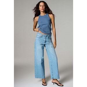 Mavi M1012626-A4176 Wendy Bol Kesim Düz Paça Jean Kadın Kot Pantolon