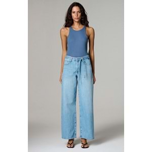 Mavi M1012626-A4176 Wendy Bol Kesim Düz Paça Jean Kadın Kot Pantolon