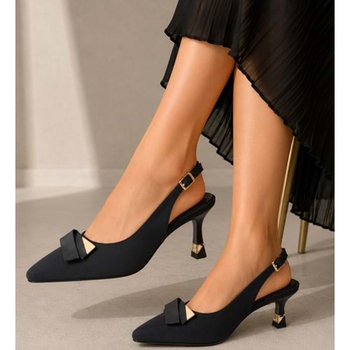 Feles Toka Detaylı Arkası Açık Stiletto Topuklu Kadın Ayakkabı