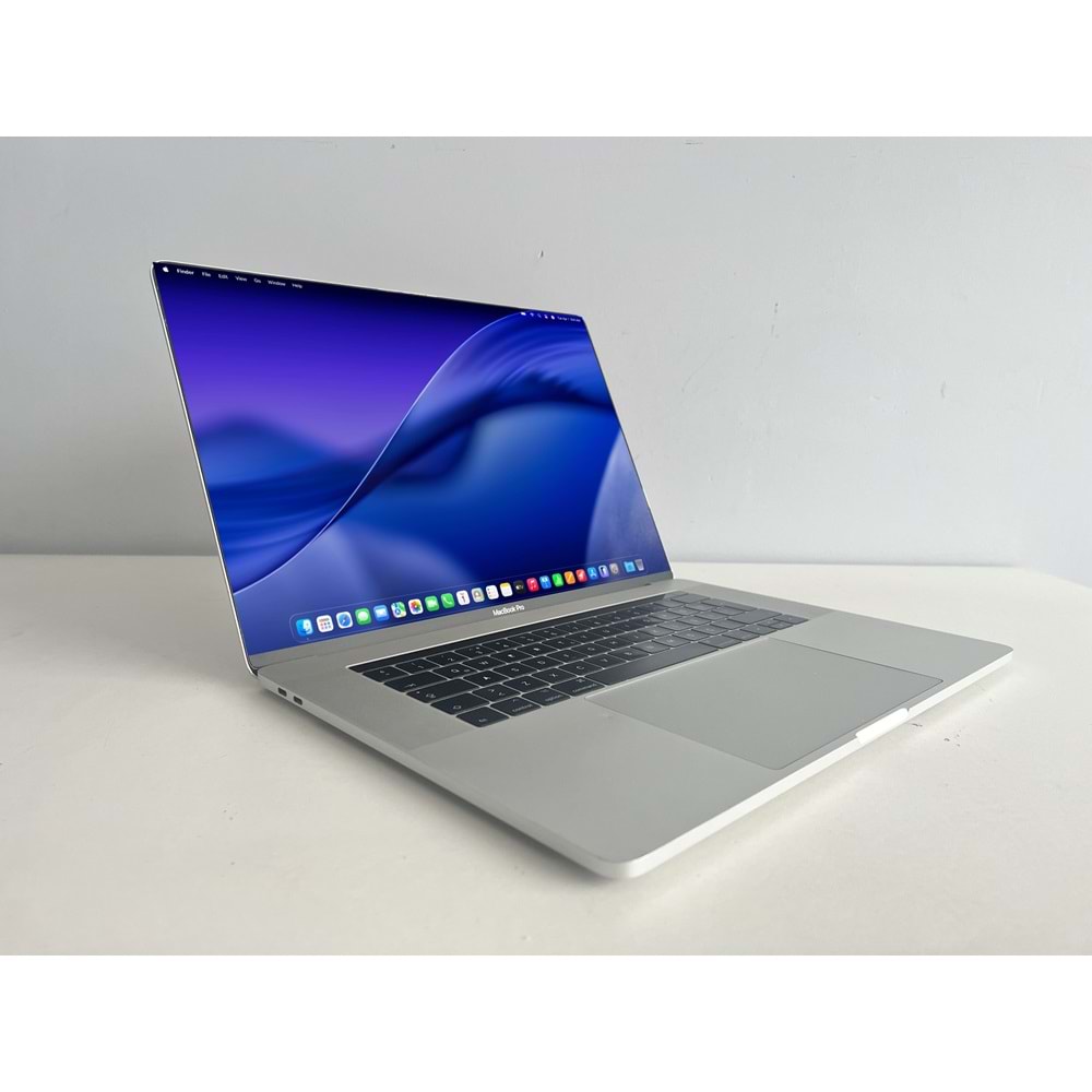 Apple Macbook Pro A1707 İ7 2.9GHz İşlemci 16gb Ram 250gb SSD Radeon Pro 2gb E.Kartı 15.4
