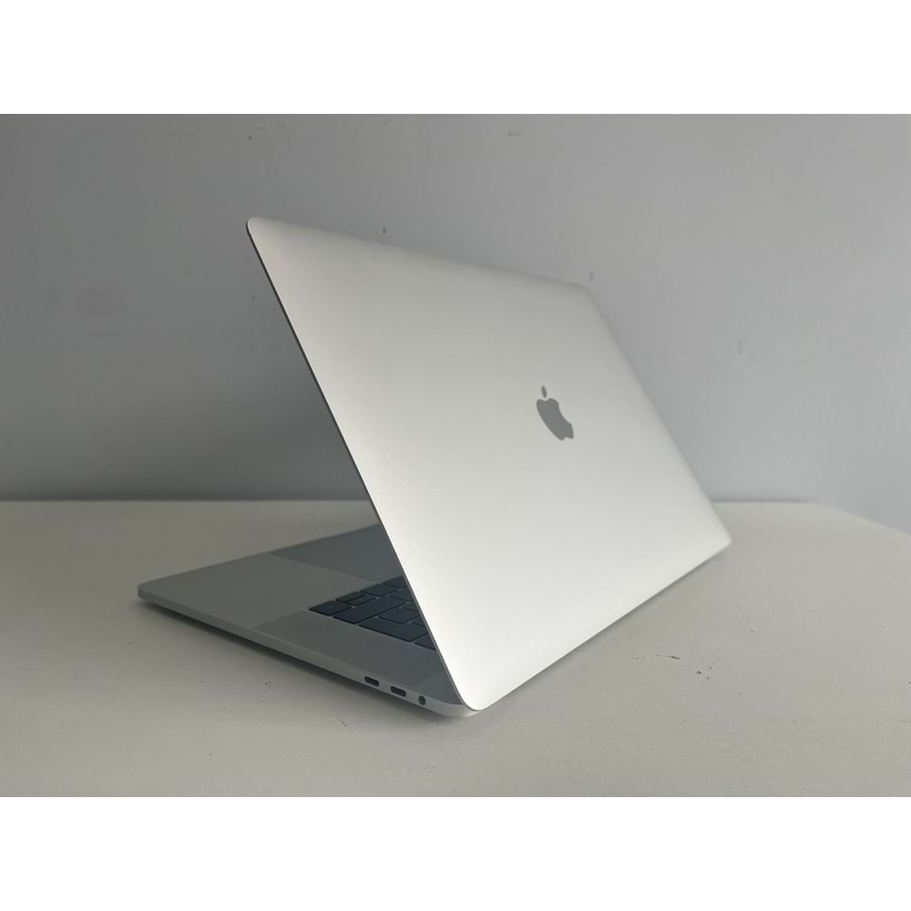 Apple Macbook Pro A1707 İ7 2.9GHz İşlemci 16gb Ram 250gb SSD Radeon Pro 2gb E.Kartı 15.4