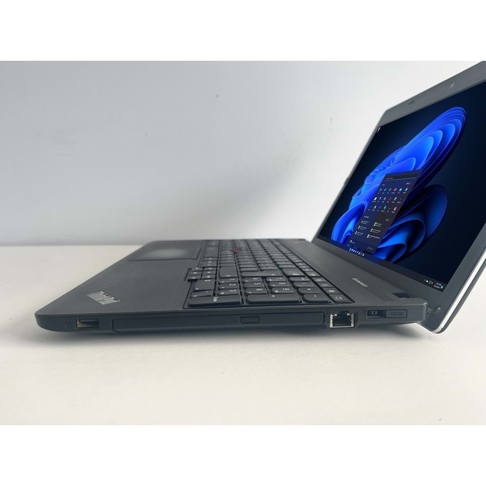 Lenovo ThinkPad E531 İ5 3210m 8GB Ram 120GB Ssd 15.6