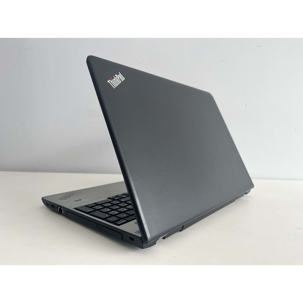 Lenovo ThinkPad E570 İntel İ5 7200u Turbo:3.10ghz 8gb DDR4 Ram 256GB SSD 15.6