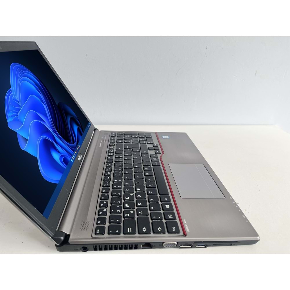 Fujitsu Lifebook E756 İntel İ5 6200u Turbo:2.80ghz 8gb Ddr4 256gb 256GB 2.5 SSD 15.6