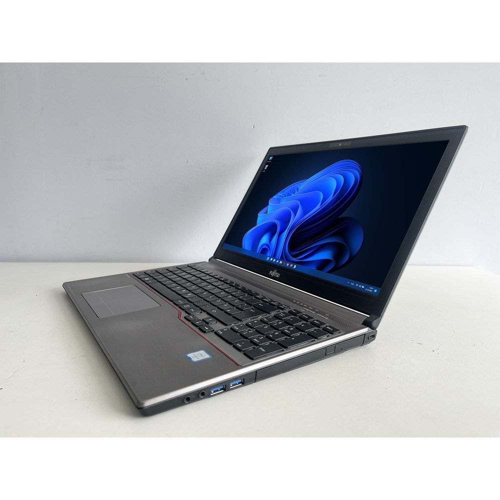 Fujitsu Lifebook E756 İntel İ5 6200u Turbo:2.80ghz 8gb Ddr4 256gb 256GB 2.5 SSD 15.6