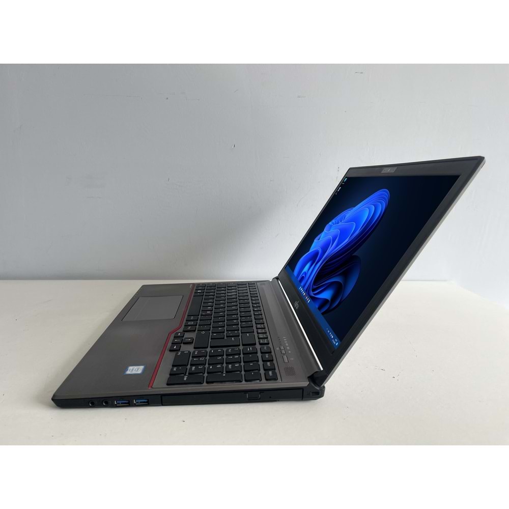 Fujitsu Lifebook E756 İntel İ5 6200u Turbo:2.80ghz 8gb Ddr4 256gb 256GB 2.5 SSD 15.6